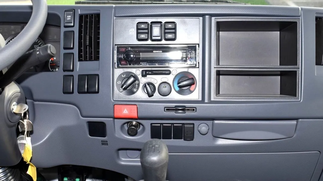 Isuzu NPR 3.0L 4CYL - MANUAL - DIESEL - PICKUP TRUCK - REAR WHEEL DRIVE - 6 SEATER - 4 DOORS 2025 — фото 9