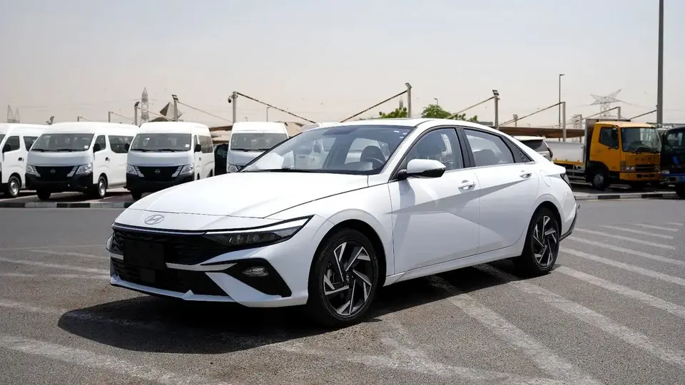 Hyundai Elantra COMFORT 2025