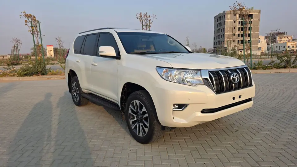 Toyota Prado GXR 2023
