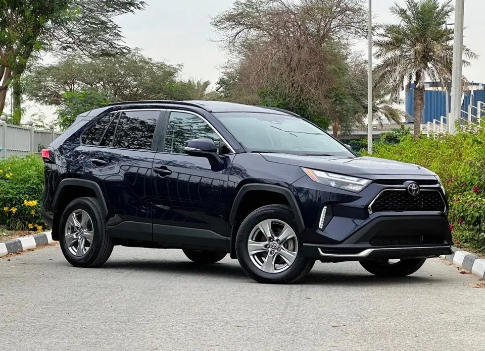 Toyota RAV4 XLE 2024