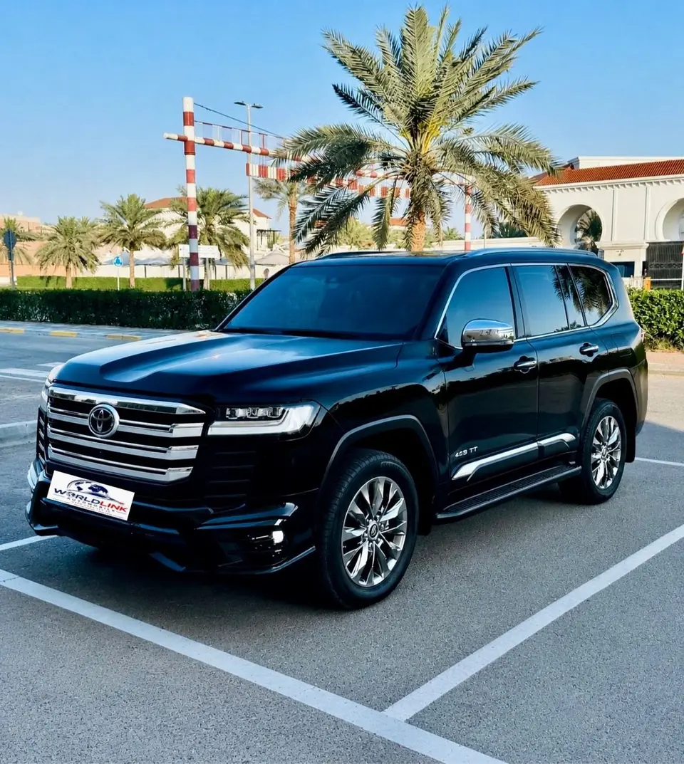 Toyota Land Cruiser VXR 2025