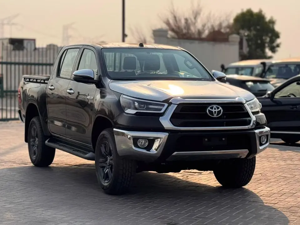 Toyota Hilux SR5 2026