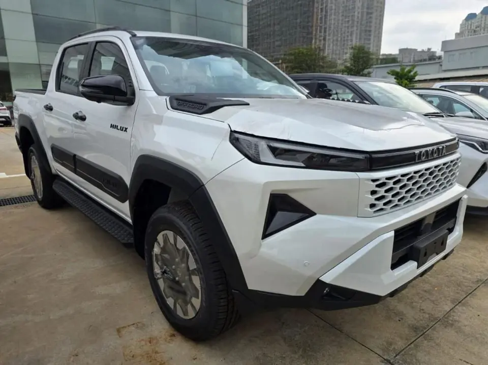 Toyota Hilux ADVENTURE 2026