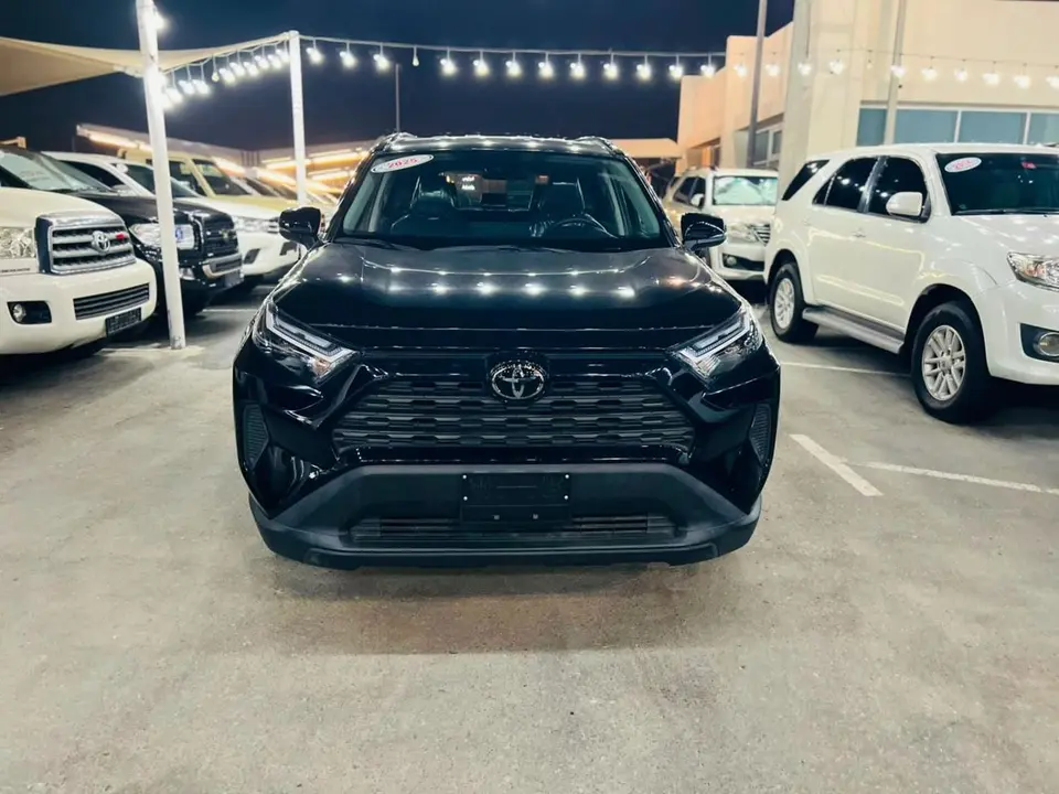 Toyota RAV4 XLE 2025