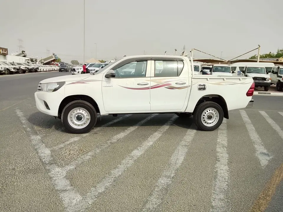 Toyota Hilux DLX 2026