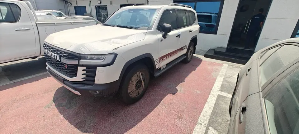 Toyota Land Cruiser GR SPORT 2025