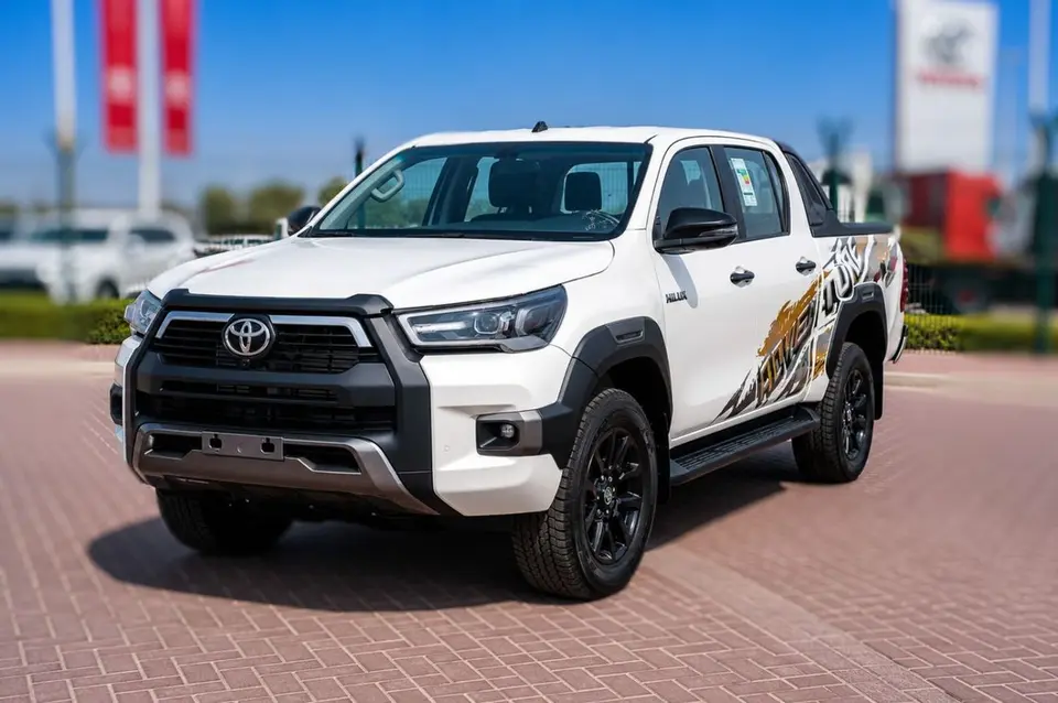 Toyota Hilux ADVENTURE 2026