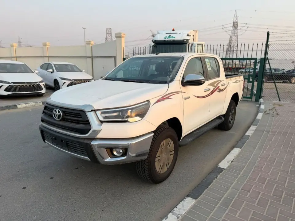 Toyota Hilux SR5 2026