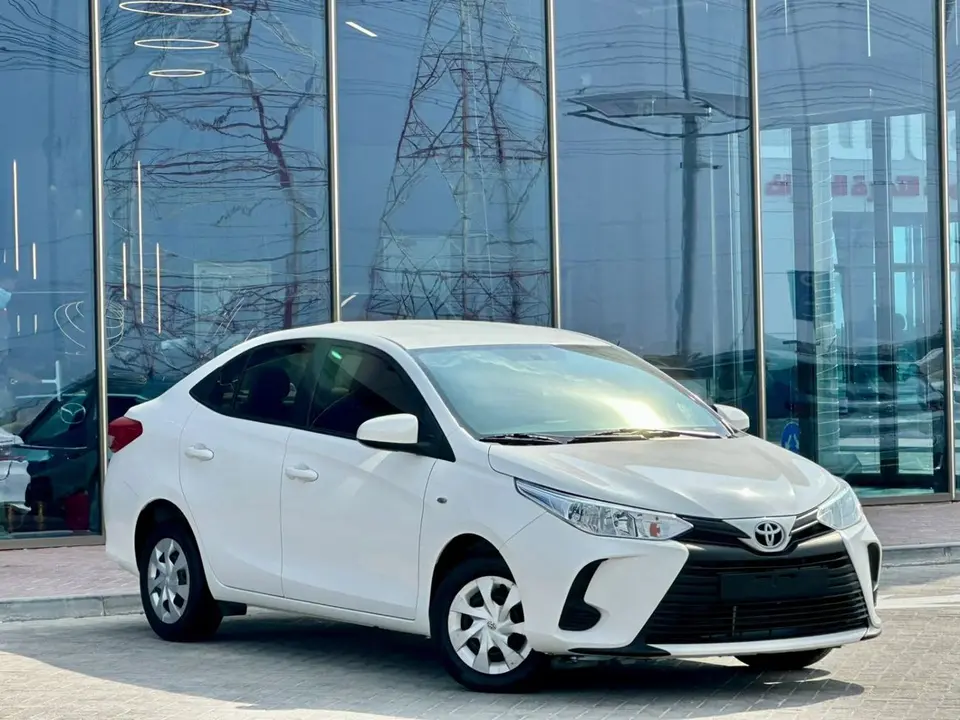 Toyota Yaris Y 2022