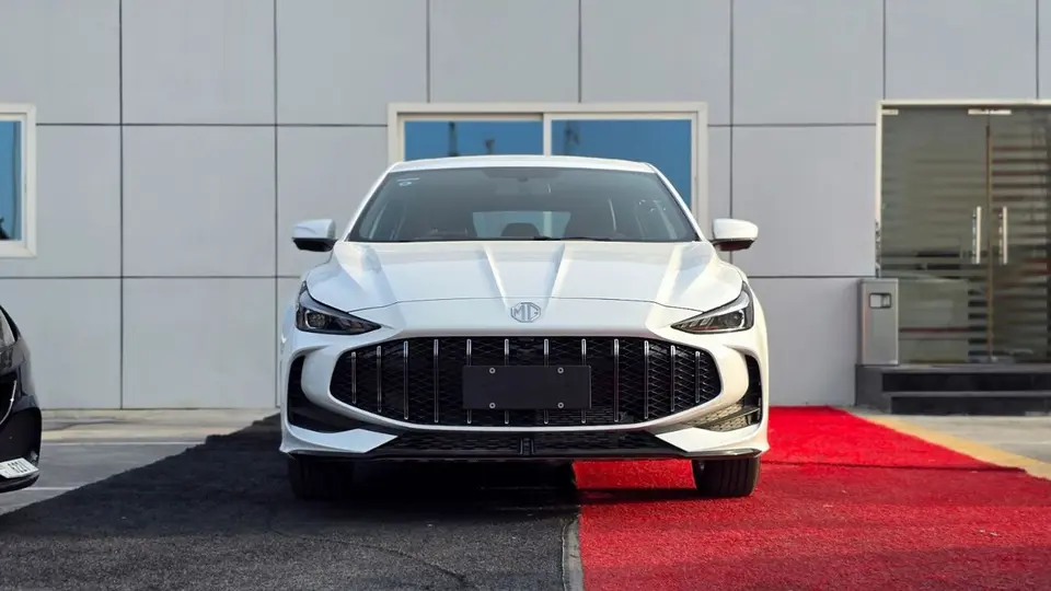MG 5 LUX 2026