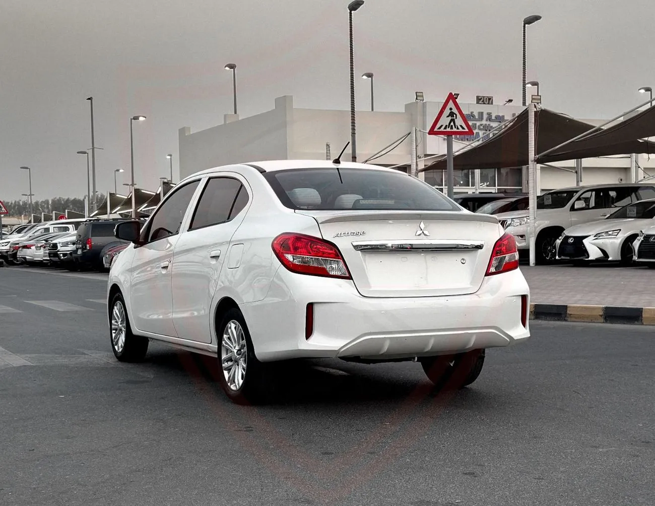 Mitsubishi Attrage GLX HIGHLINE 2023 — фото 5