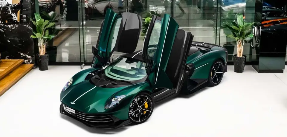 Aston Martin Valhalla 2026