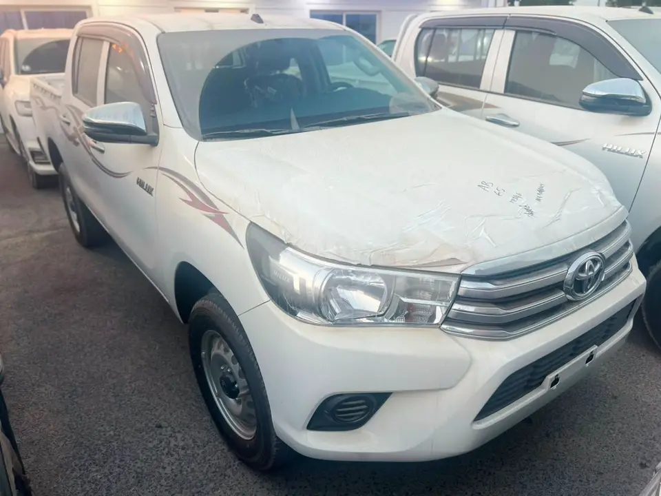 Toyota Hilux 2.4L DIESEL 2026