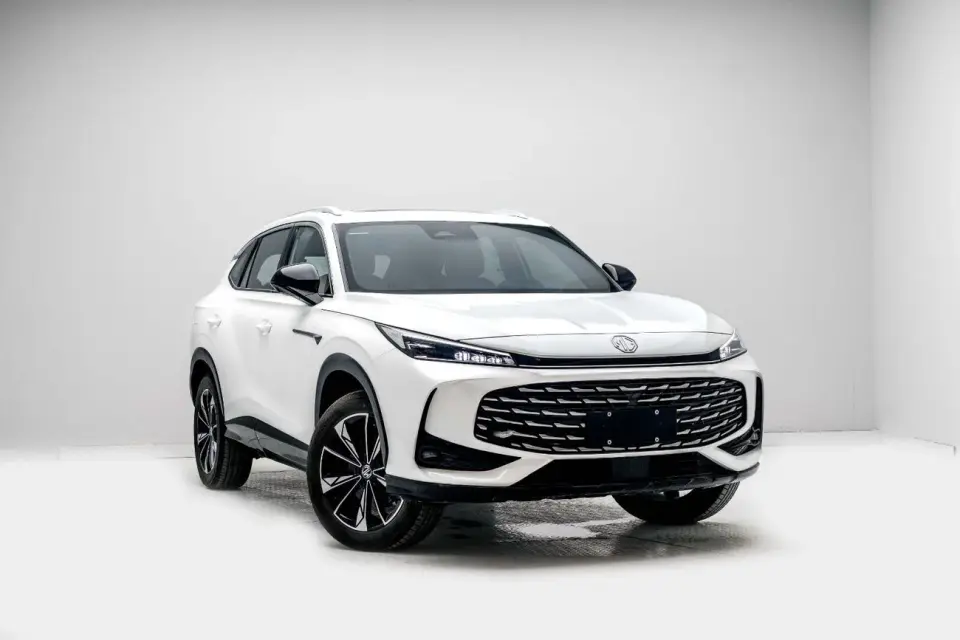 MG HS LUXURY 2025