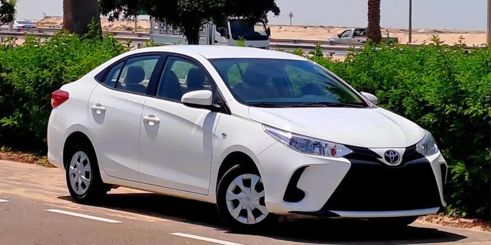 Toyota Yaris Y 2021