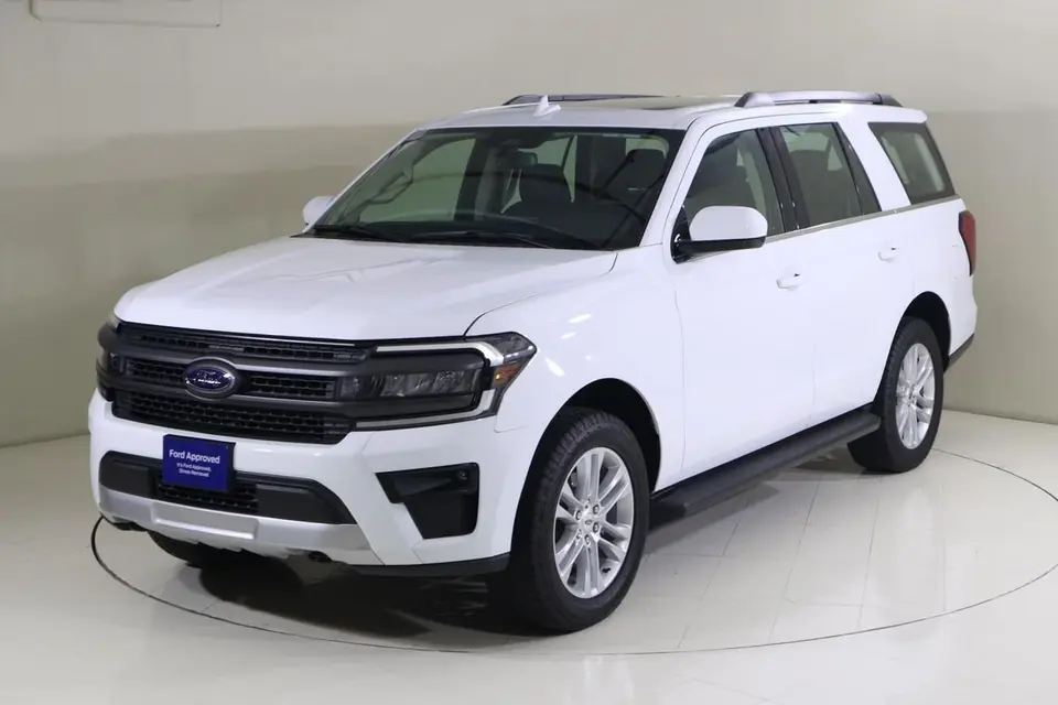 Ford Expedition XLT 2024