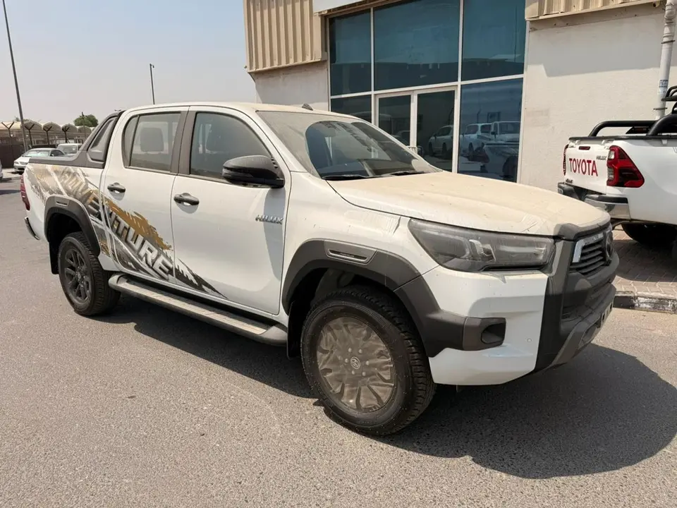 Toyota Hilux ADVENTURE 2026