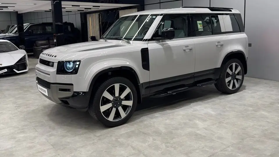 Land Rover Defender 110 S P300 2026