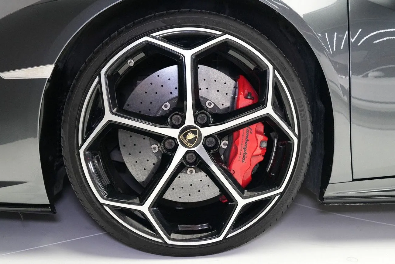 Lamborghini Huracan EVO 2020 — фото 13