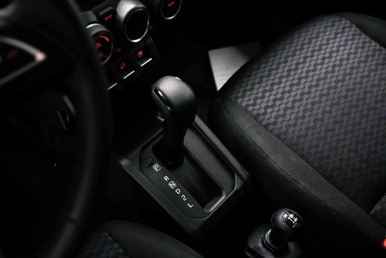 Suzuki Jimny GLX 2026 — фото 15