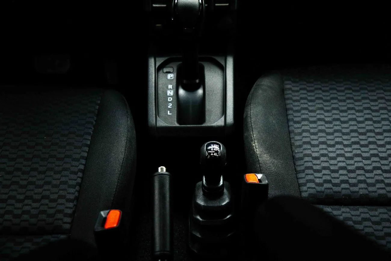 Suzuki Jimny GLX 2026 — фото 14