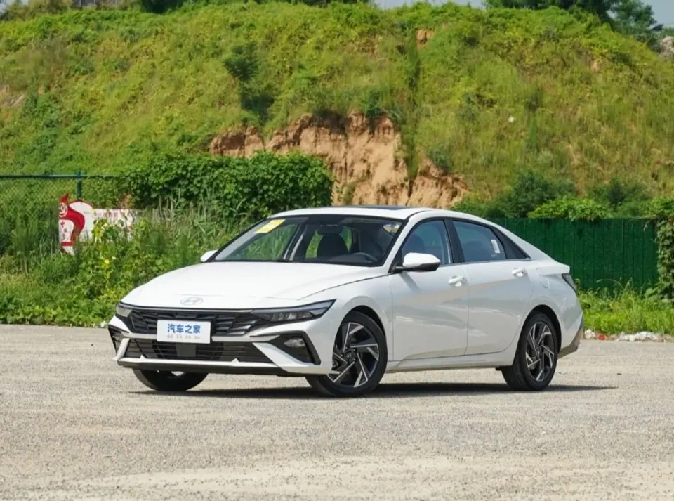 Hyundai Elantra SMART 2025