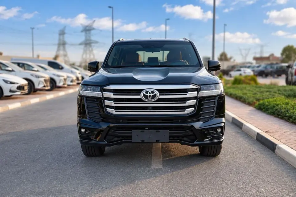 Toyota Land Cruiser GXR 2025