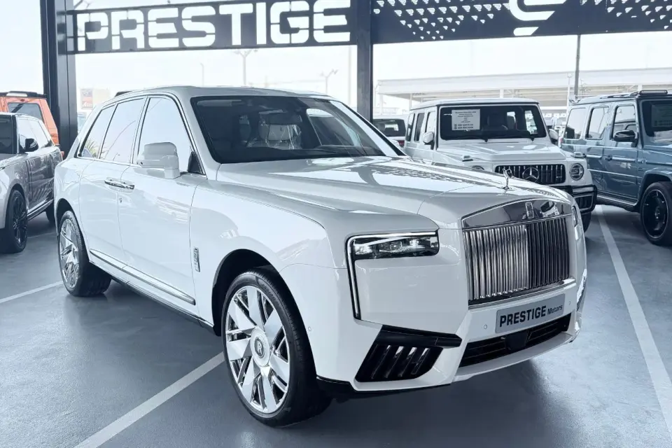 Rolls-Royce Cullinan Silver Badge 2025