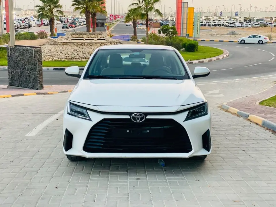Toyota Yaris E 2023