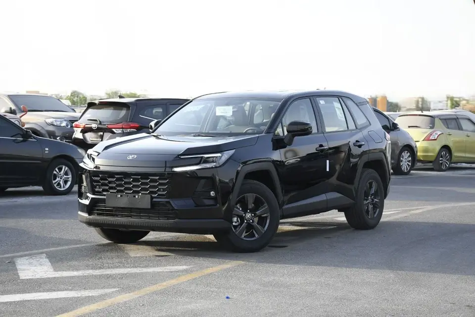Toyota RAV4 LE 2026