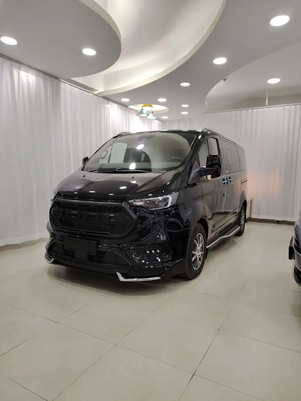 Ford Tourneo Custom Luxury 2025