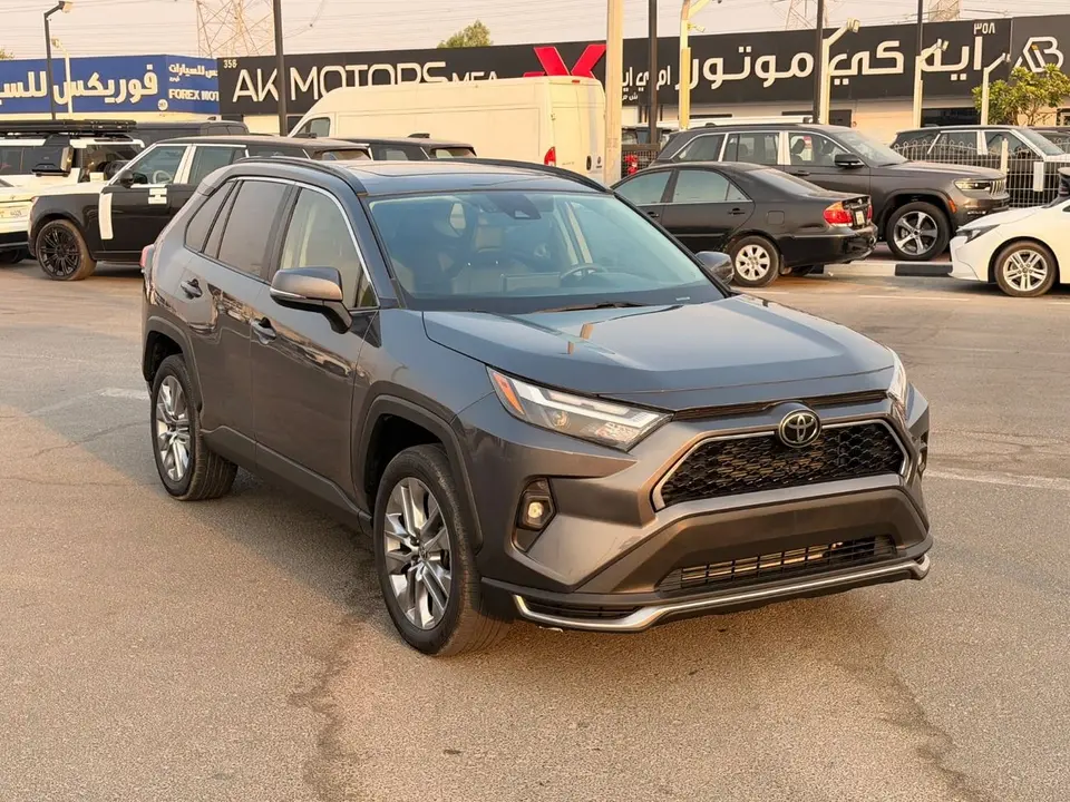Toyota RAV4 XLE 2023