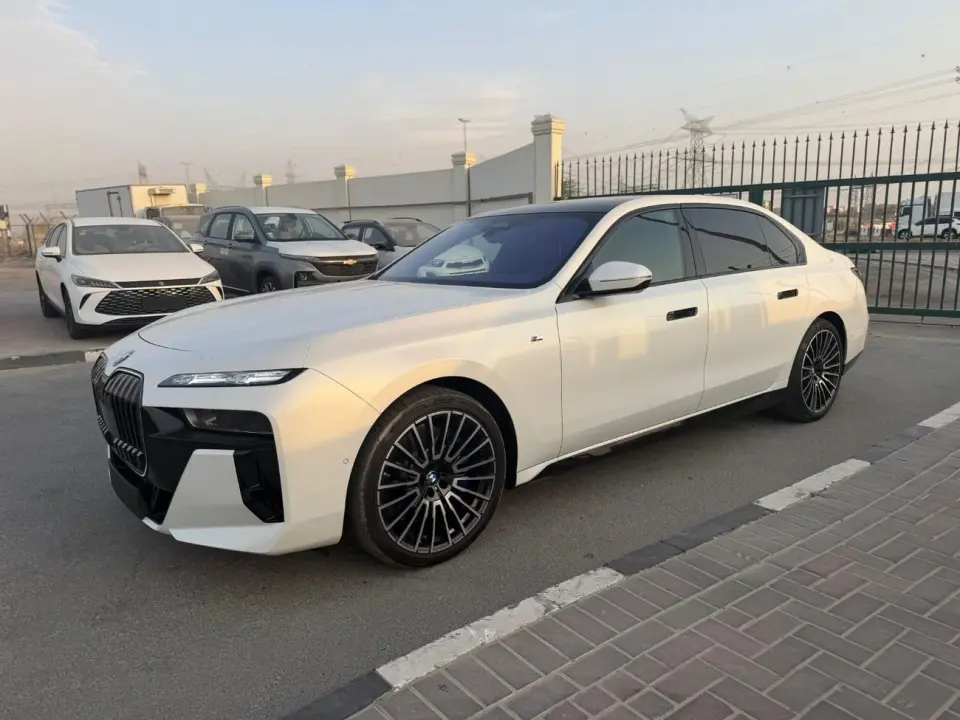 BMW 740i MASTERCLASS M SPORT PACKAGE 2025