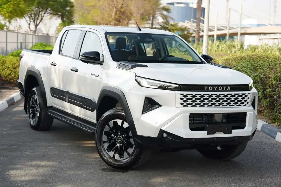 Toyota Hilux ADVENTURE 2026