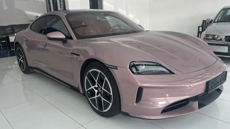 Porsche Taycan STANDARD 2025