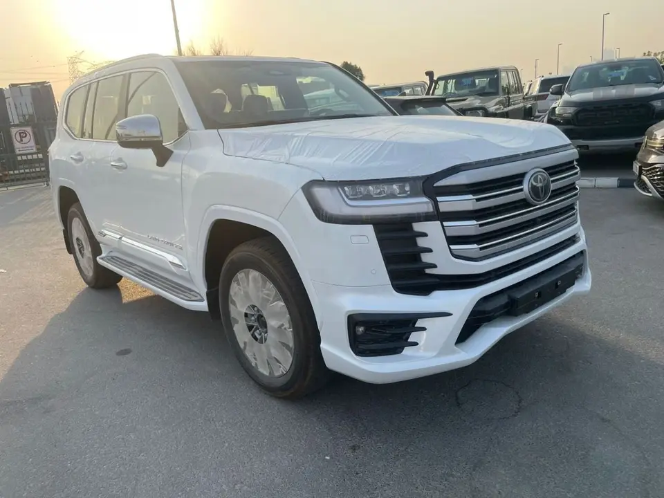 Toyota Land Cruiser VXR 2025