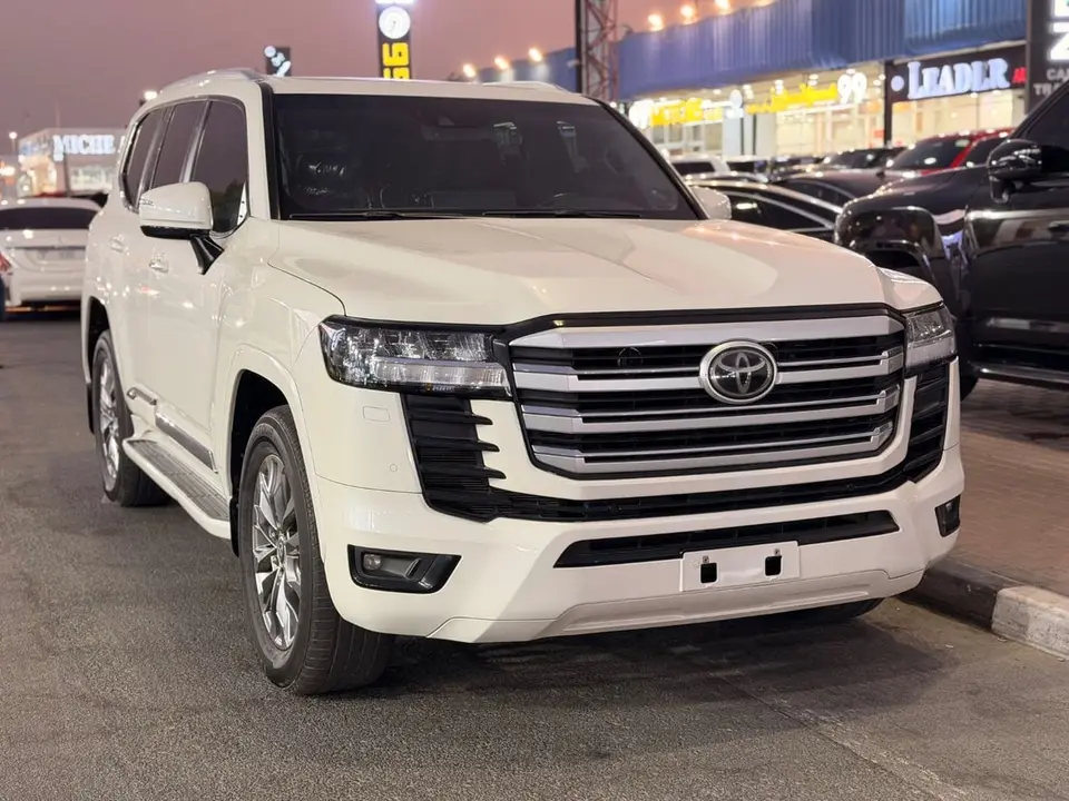 Toyota Land Cruiser VXR 2022