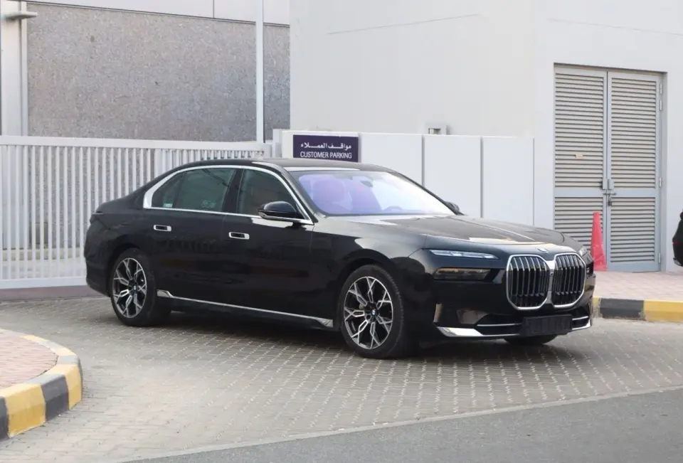 BMW 735i MASTERCLASS PURE EXCELLENCE 2025