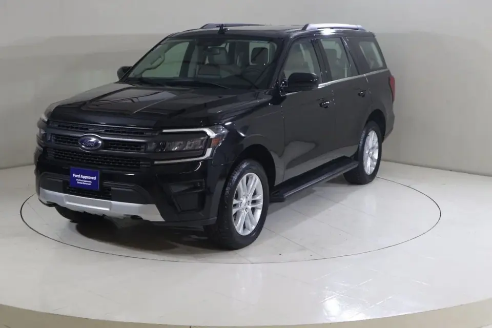 Ford Expedition XLT 2024