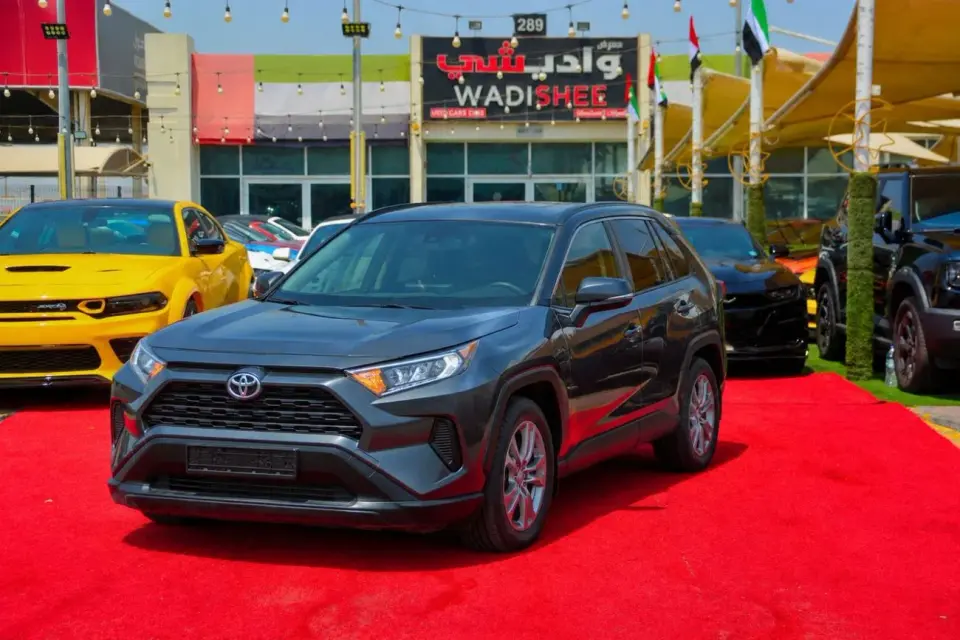 Toyota RAV4 LE 2025