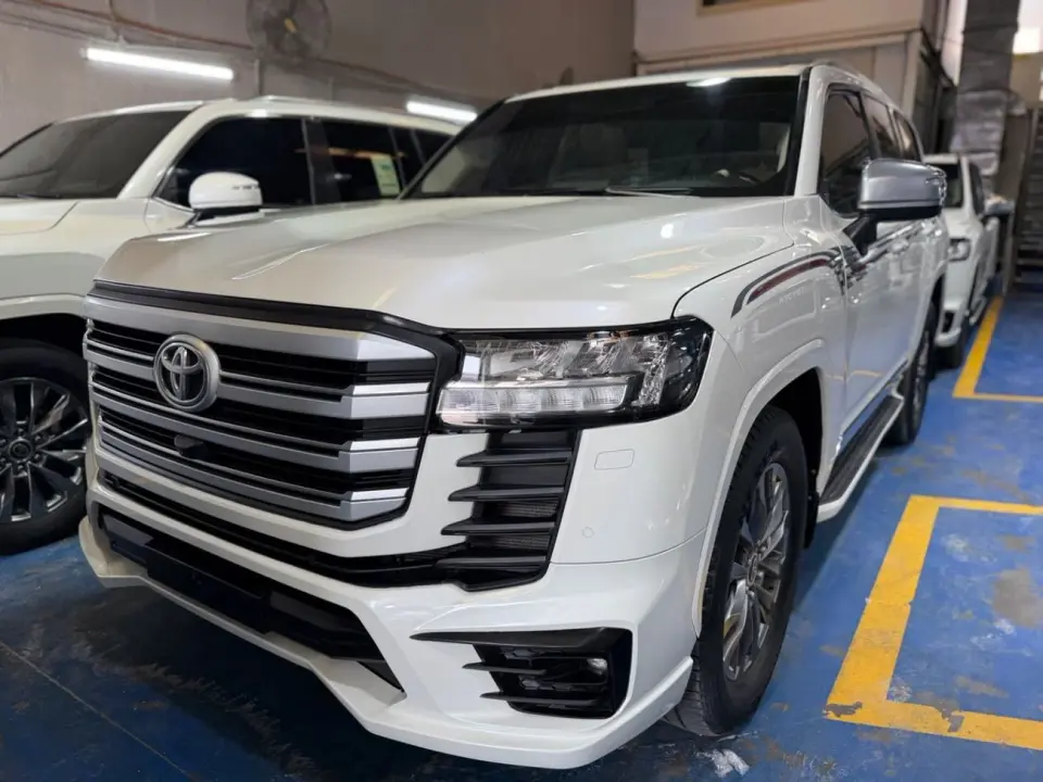 Toyota Land Cruiser VXR 2022