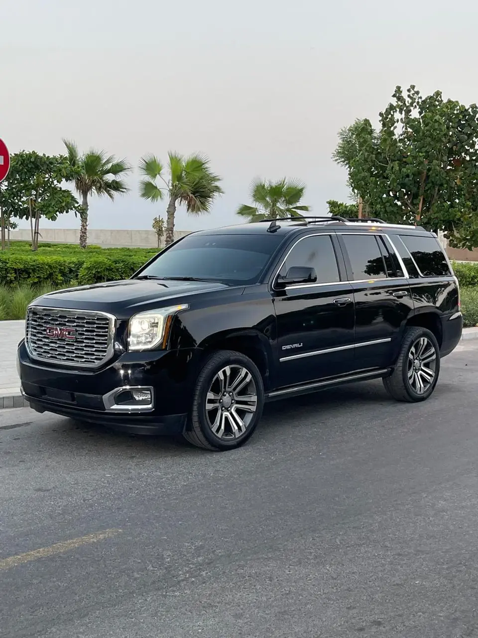 GMC Yukon DENALI 2019