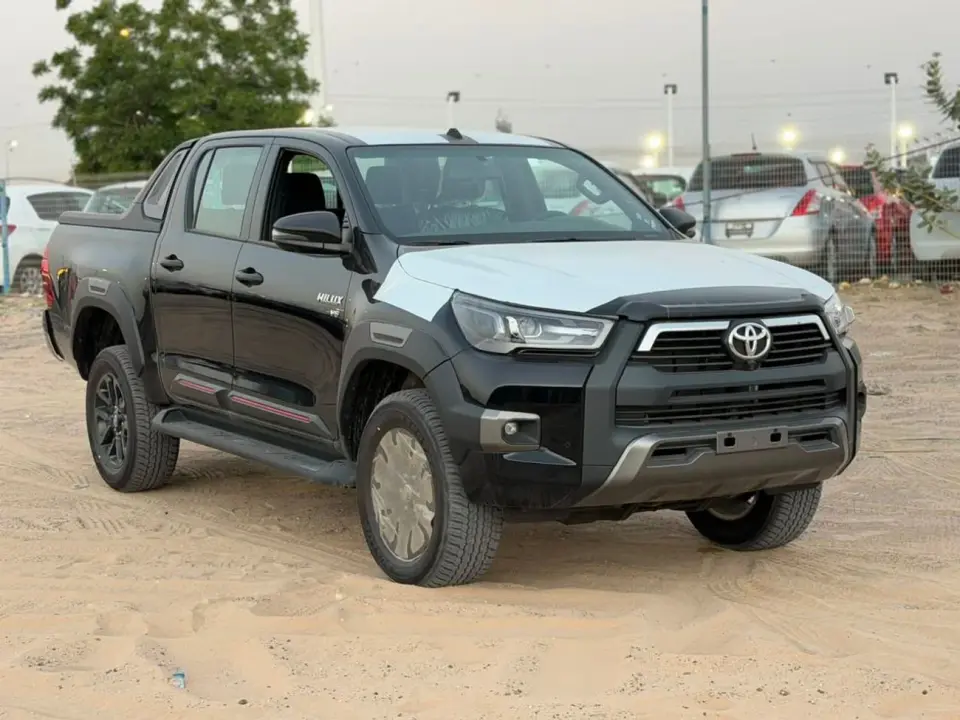 Toyota Hilux ADVENTURE 2026