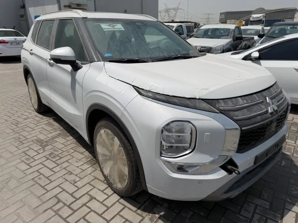 Mitsubishi Outlander PREMIUM 2026