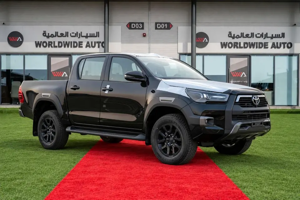 Toyota Hilux ADVENTURE 2025