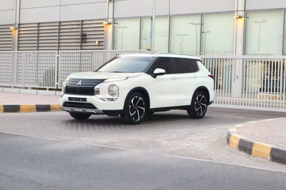 Mitsubishi Outlander PHEV Outlander H line 2024