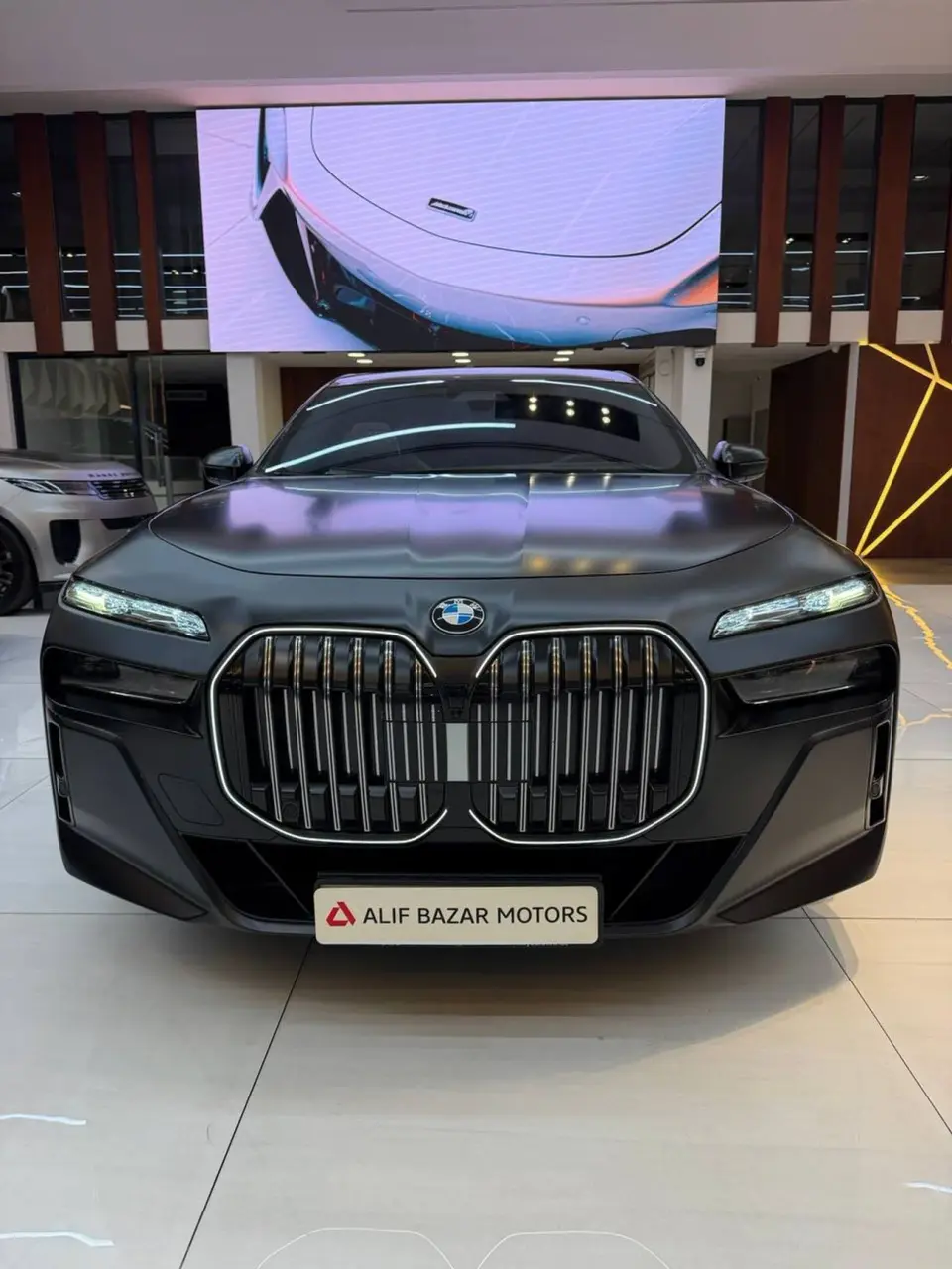 BMW 760i xDRIVE M SPORT 2023