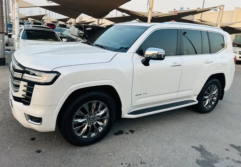 Toyota Land Cruiser VXR 2023