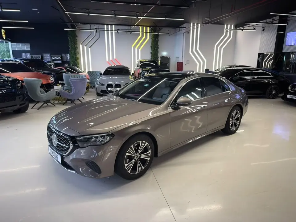 Mercedes-Benz E200 PREMIUM 2024