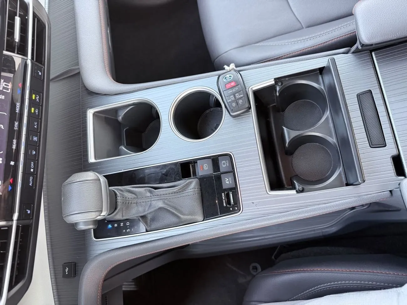 Toyota Sienna XLE 2023 — фото 10